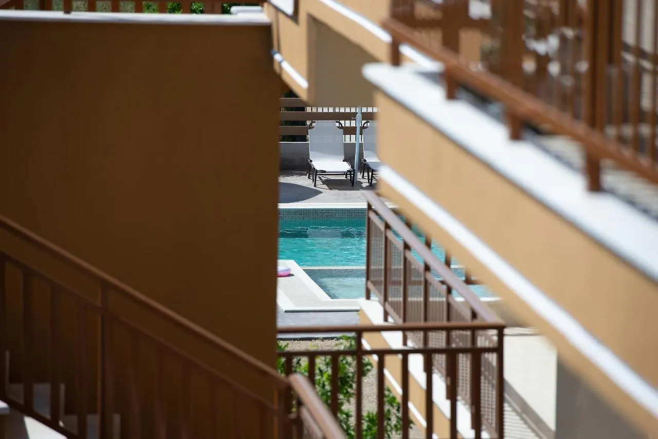 Rodon Garden 2 Apartment Sarti